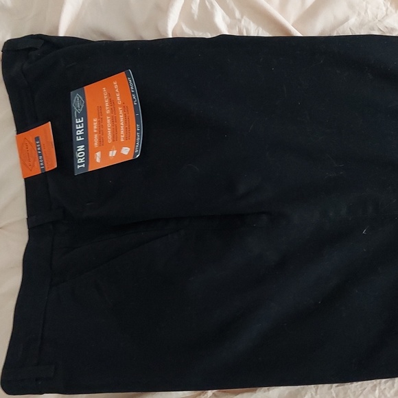 St Johns Bay Men's Black Khakis 36x34 Iron Free NWT - Picture 11 of 11